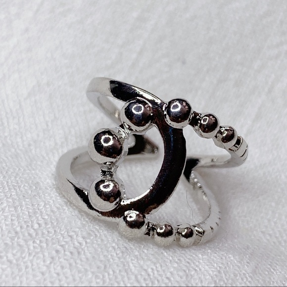 Unique Modern Two Rings Set - Picture 7 of 15